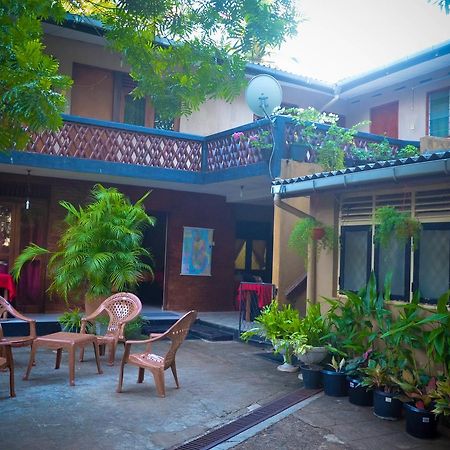 Lake View The Tourist Guest House Anuradhapura Exterior photo