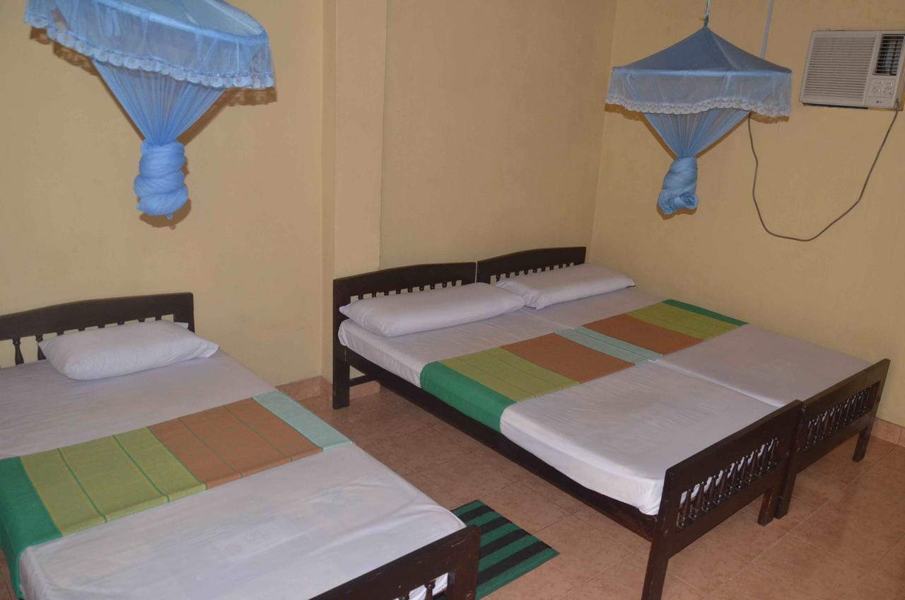 Lake View The Tourist Guest House Anuradhapura Exterior photo
