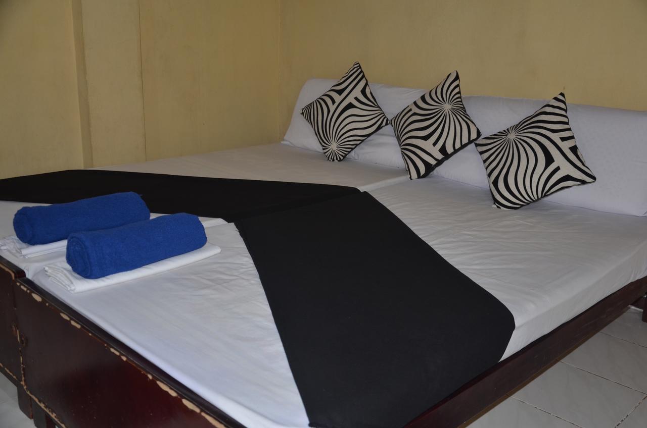 Lake View The Tourist Guest House Anuradhapura Exterior photo
