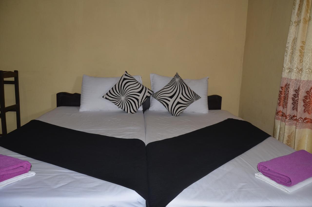 Lake View The Tourist Guest House Anuradhapura Exterior photo